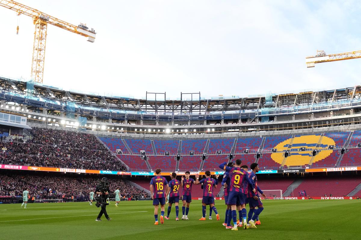 Hansi Flick, fericit după debutul pe versiunea îmbunătățită a Camp Nou: „A fost una din acele zile”