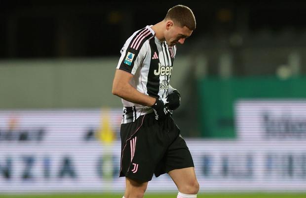 Scandal în Serie A: meciul, întrerupt de două ori din cauza scandărilor rasiste la adresa unui fotbalist