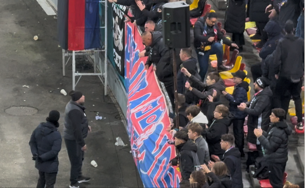 Ce s-a întâmplat la finalul meciului FCSB - Petrolul: reporterii GSP au surprins imaginile din fața peluzei