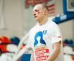 Jucătorii lui U-BT Cluj-Napoca, cu o dungă de ruj sub ochi, în duelul cu FMP Belgrad/Foto: Dragana Stjepanovic (aba-liga.com)