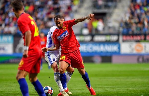 FCSB - CRAIOVA // Drama lui Soiledis! A ieșit accidentat, după ce-și câștigase postul de titular