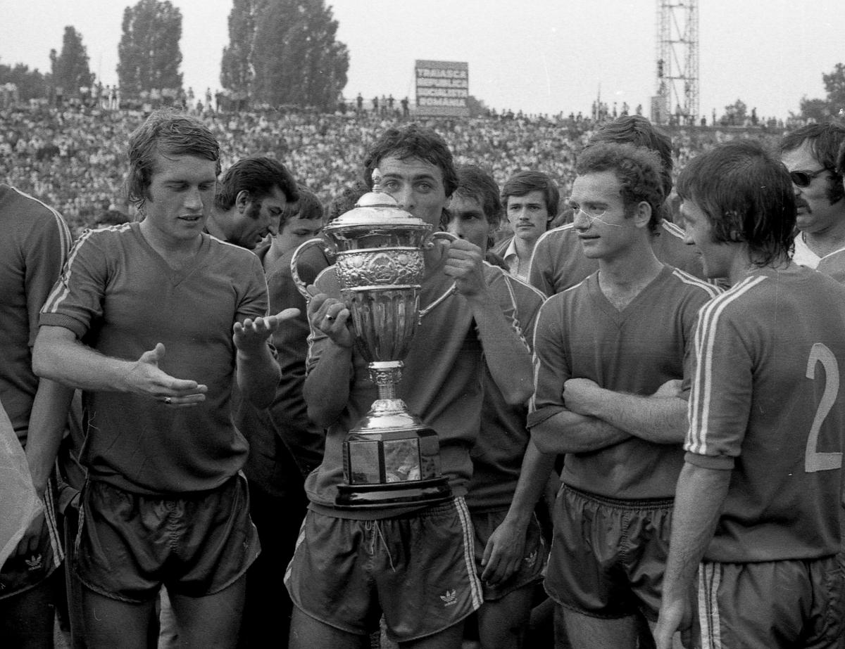RETRO GSP. „Pele" al Craiovei Maxima împlinește azi 68 de ani » De ce nu are niciun meci la națională: „Lucescu venea cu oamenii lui de la Hunedoara!"