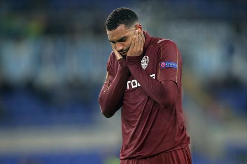 CFR Cluj e interesat să-i extindă contractul lui Billel Omrani (27 de ani, atacant), în ciuda randamentului său dezastruos. A trecut mai mult de un an de la cel mai recent gol pe care l-a marcat francezul.