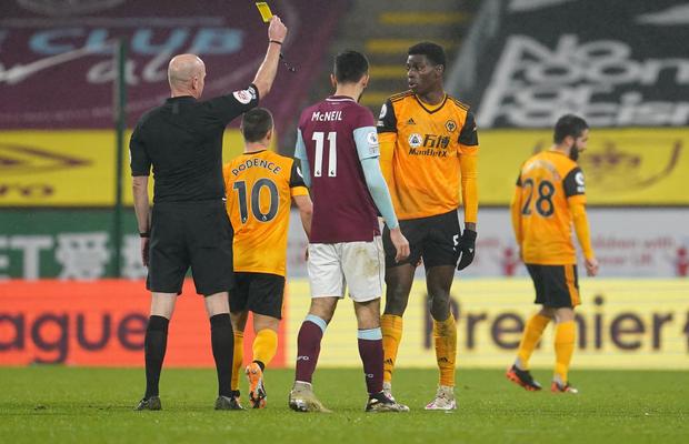 VIDEO Un manager din Premier League l-a distrus pe arbitrul Lee Mason, în direct la TV: „Nu are calitatea necesară, enervează jucătorii. Nu știe să fluiere!”