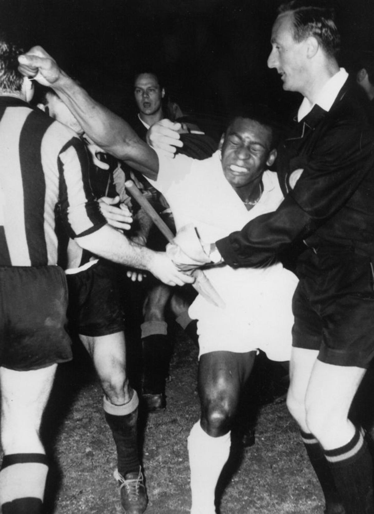 Omagiul emoționant al lui Ronaldo Nazario pentru marele Pelé: „Nu a părăsit niciodată topul, dar ne părăsește astăzi. Cel mai bun din toate timpurile”