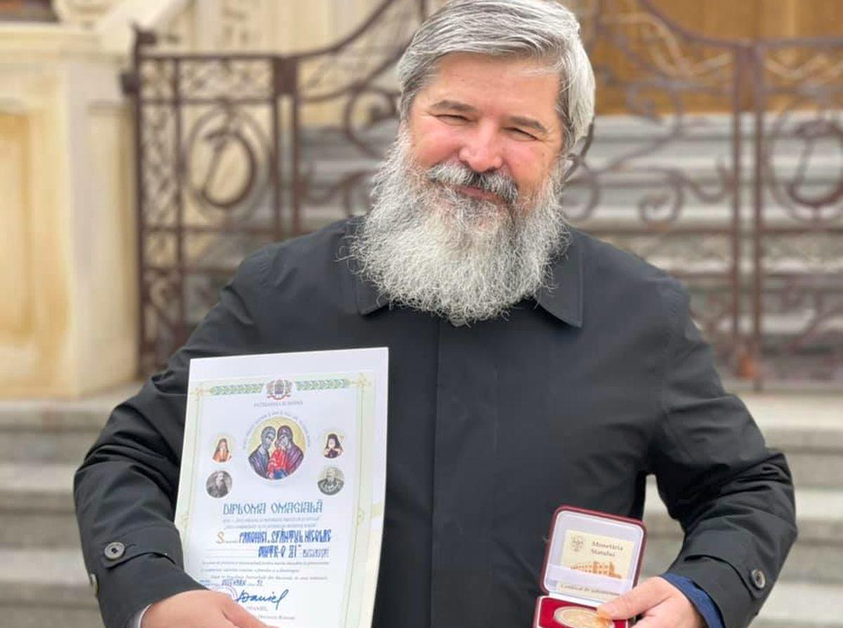 Părintele Vasile Ioana, preotul-influencer și mare pasionat de sport, în diverse ipostaze