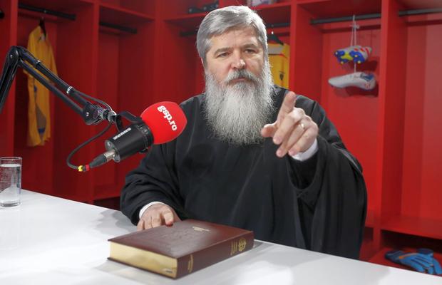 Un „tricolor” i-a făcut o mărturisire-șoc Părintelui Vasile Ioana: „Ne-am dus la femei toată noaptea, am rupt!” » S-a întâmplat înaintea unui meci din penultima campanie!