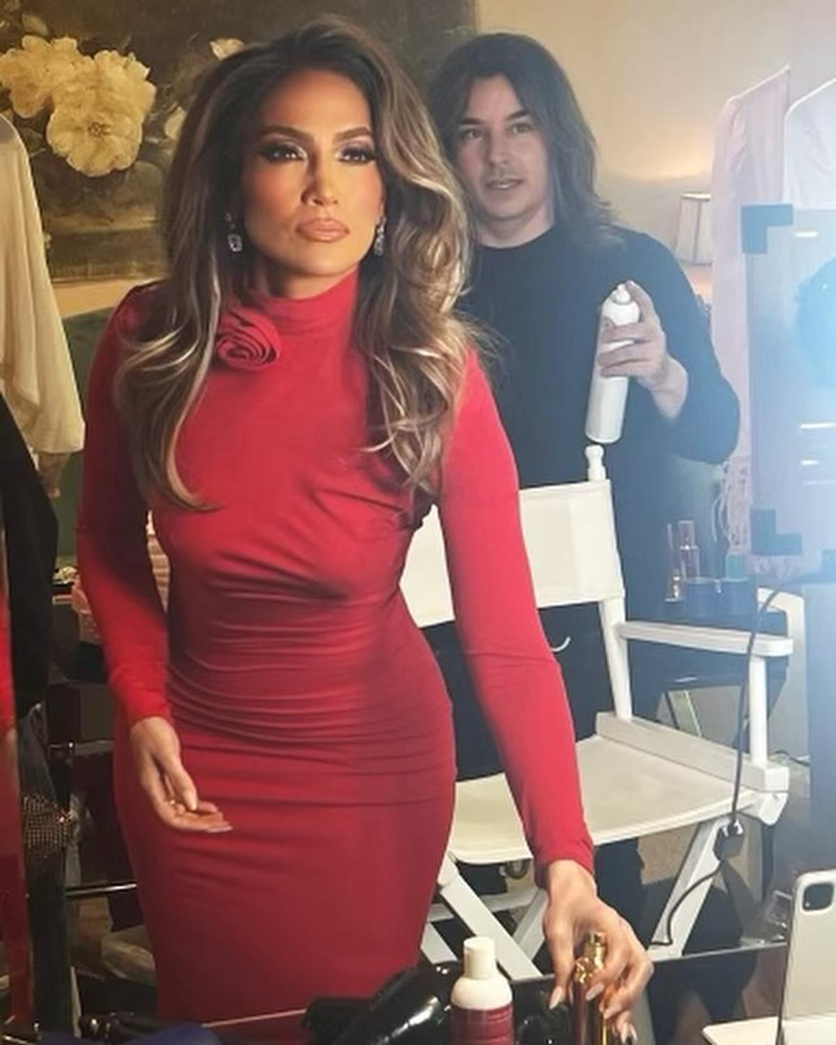 Jennifer Lopez, în rochia purtată de Iga Swiatek la Turneul Campioanelor: „ajustările” care au ajutat-o să dea lovitura
