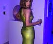 Jennifer Lopez, în rochia roșie purtată de Iga Swiatek » Imaginea a devenit virală după ce fanii au sesizat ce ajustări a făcut J. LO