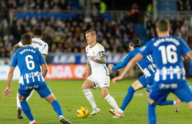 Ianis Hagi, pe teren la finalul dramatic din Alaves - Real Madrid » Ce s-a întâmplat sub ochii lui