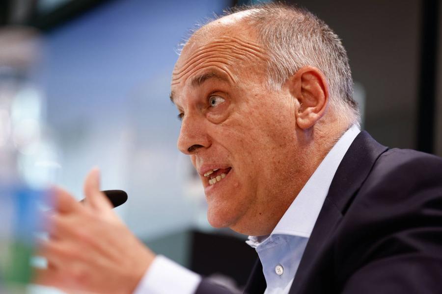 Javier Tebas, președintele ligii profesioniste spaniole, înverșunat adversar al Super Ligii Foto: Imago Cel mai feroce dușman al Super Ligii: „O minciună. Gratis? Era beat! Pariez că nu va fi asta!” » Dezvăluire-șoc: „Multe cluburi și-au dat acordul în secret”