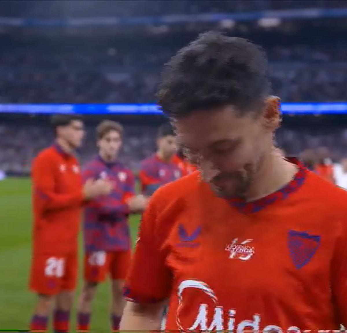 Jesus Navas, în lacrimi pe Santiago Bernabeu înaintea ultimului meci din carieră » Spaniolul a primit un cadou special din partea celor de la Real Madrid
