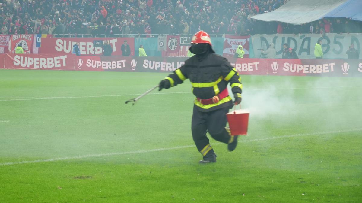 Duelul mesajelor la Dinamo - Rapid! Giuleștenii le-au aflat scenografia: „Dacă vrem mici de la voi, să apăsăm tasta doi?” + Derapaje rasiste ale dinamoviștilor