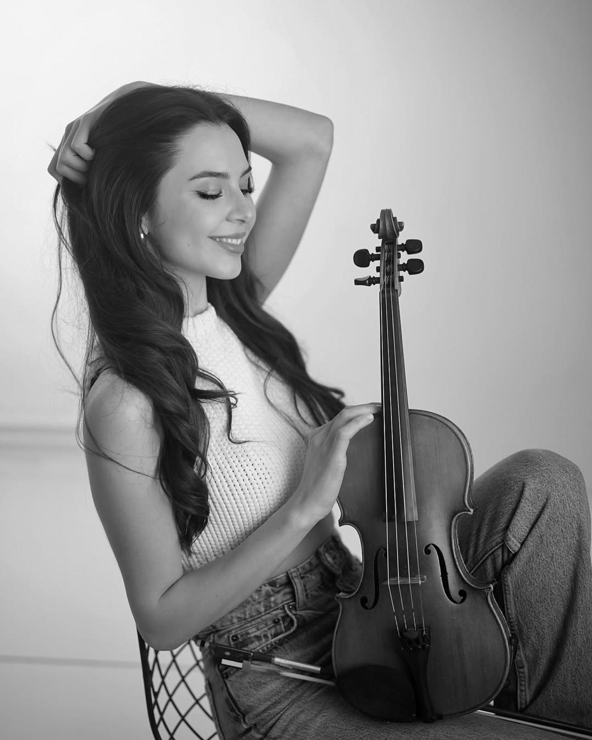 Jana Ceklanovic,  violonista care i-a sedus pe fanii lui Dinamo