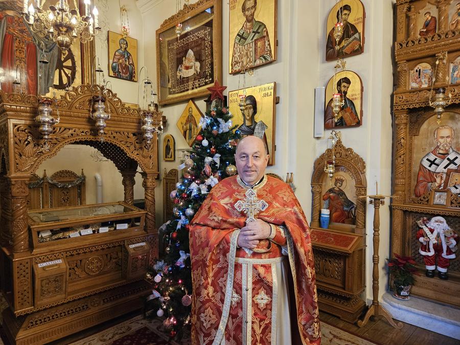 Părintele Constantin Sorin Filip Părintele Filip, de la biserica românească din Genova, l-a avertizat pe Dan Șucu: „Genovezii sunt suspicioși la început. El trebuie să se țină de cuvânt”