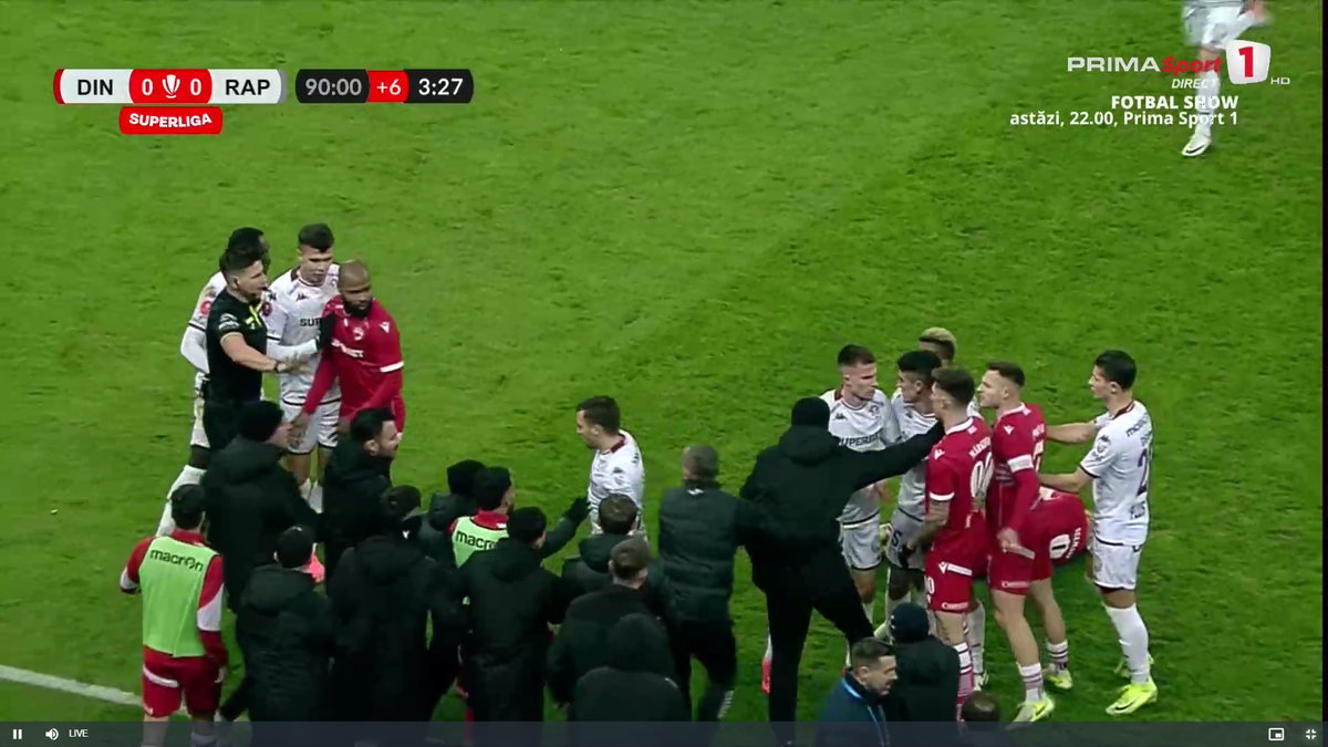 Ce s-a întâmplat pe gazon, la câteva secunde după finalul derby-ului! Șumudică a mers la galerie și a „țipat” către ultrași: „Bă, vă zic eu!”