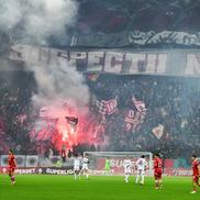 Derby-ul Dinamo - Rapid a însemnat și o bătălie între galeriile celor două rivale / foto: Cristi Preda (GSP)
