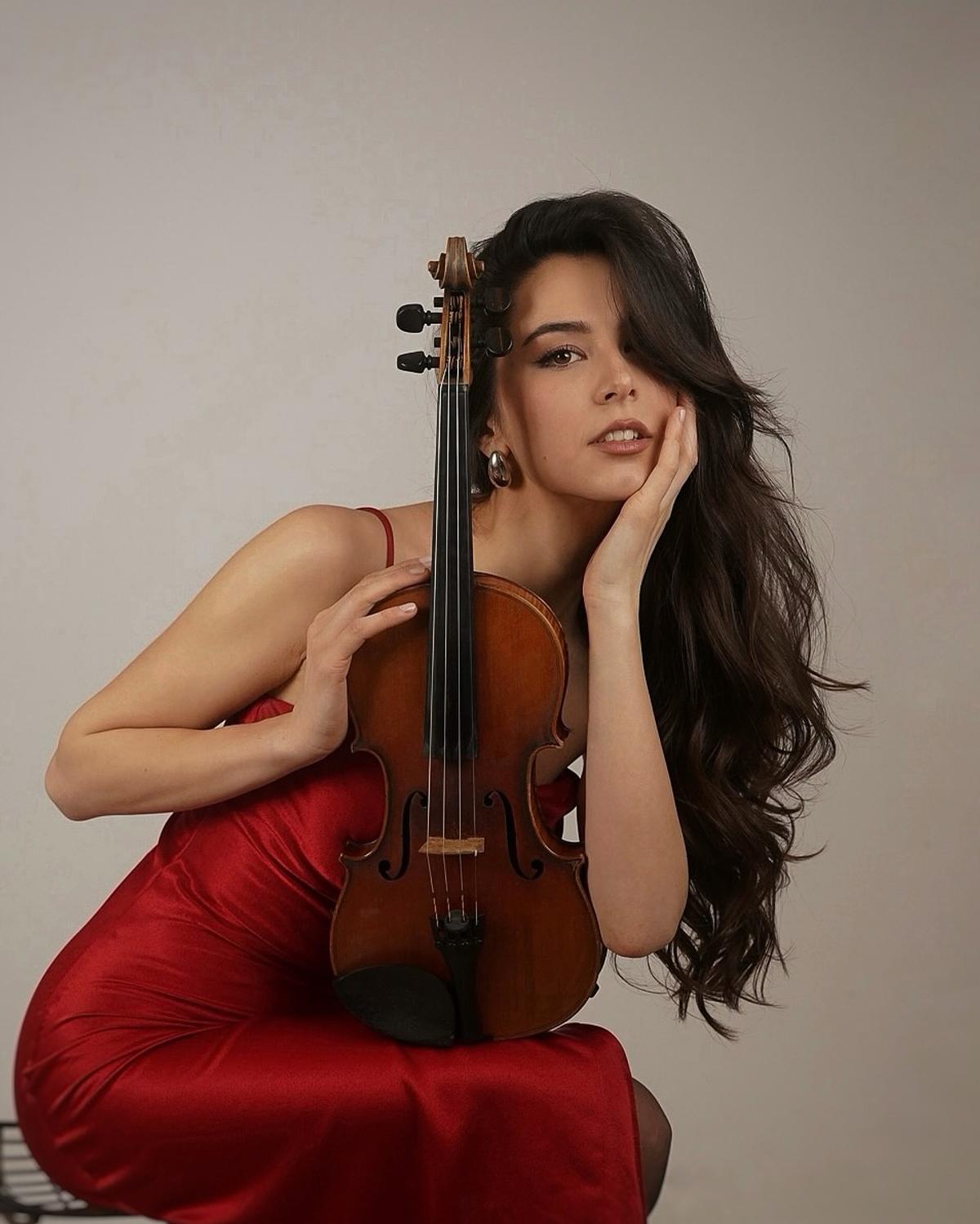Jana Ceklanovic,  violonista care i-a sedus pe fanii lui Dinamo
