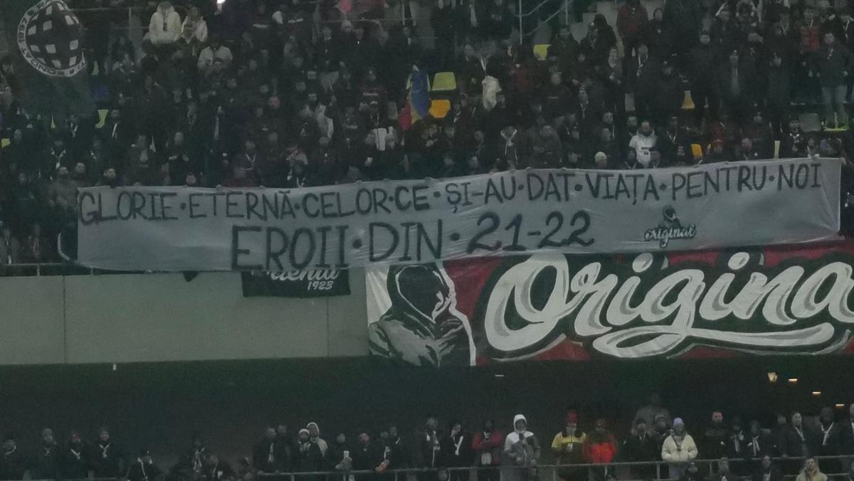 Duelul mesajelor la Dinamo - Rapid! Giuleștenii le-au aflat scenografia: „Dacă vrem mici de la voi, să apăsăm tasta doi?” + Derapaje rasiste ale dinamoviștilor