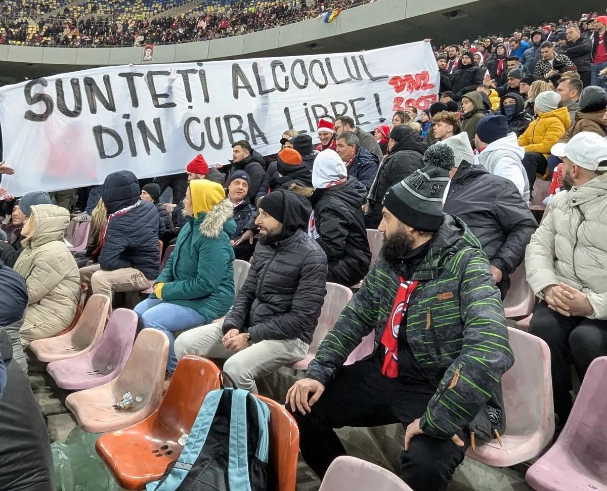 Duelul mesajelor la Dinamo - Rapid! Giuleștenii le-au aflat scenografia: „Dacă vrem mici de la voi, să apăsăm tasta doi?” + Derapaje rasiste ale dinamoviștilor