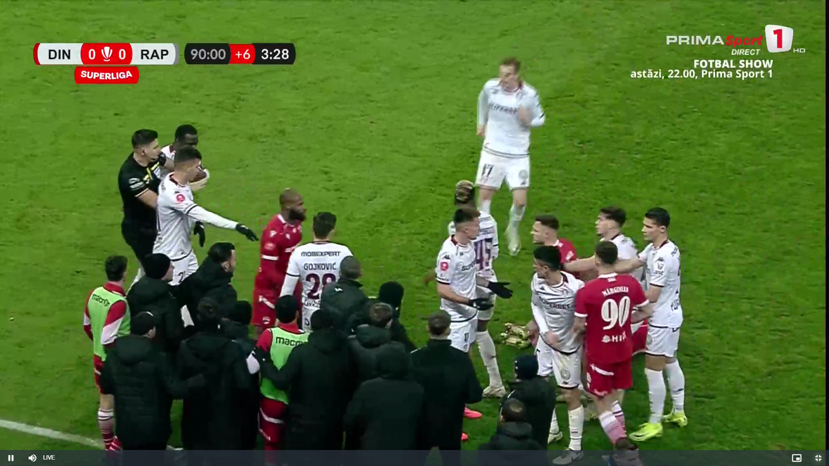 Ce s-a întâmplat pe gazon, la câteva secunde după finalul derby-ului! Șumudică a mers la galerie și a „țipat” către ultrași: „Bă, vă zic eu!”
