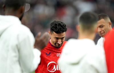 Jesus Navas, în lacrimi pe Santiago Bernabeu înaintea ultimului meci din carieră » Spaniolul a primit un cadou special din partea celor de la Real Madrid