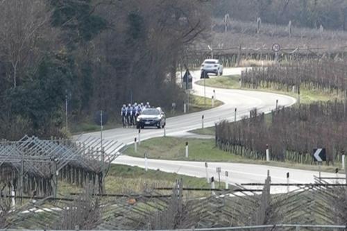 În timpul unui antrenament al echipei SC Padovani, un om care a trecut cu mașina pe lângă grupul de cicliști a deschis geamul și a tras de două ori cu pistolul înspre ei/Foto: Facebook (SC Padovani)