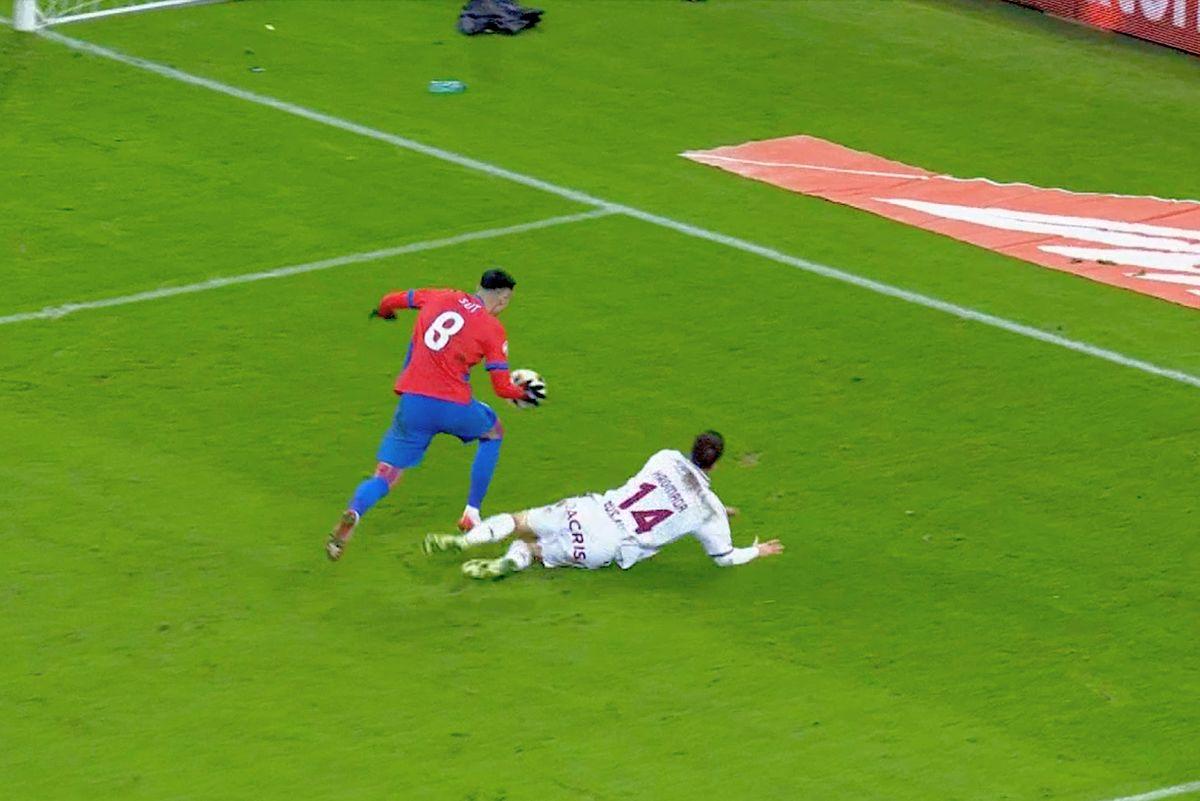 Viciere de rezultat în FCSB - Rapid?! A văzut faza și n-are niciun dubiu: „Penalty”
