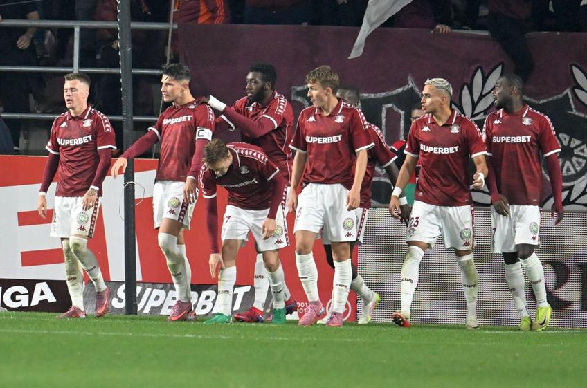 Antoine Baroan (centru) va pleca de la Rapid // FOTO: Imago Images