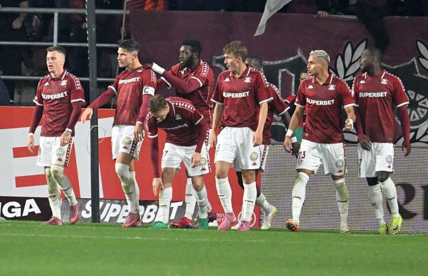 E gata! Primele două plecări de la Rapid, după eșecul cu FCSB: „El va merge la Genoa”