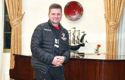 DINAMO // VIDEO EXCLUSIV / INTERVIU Dusan Uhrin jr.: „Cu maximum 5 transferuri, aș încerca să atac locul 1 în sezonul următor”