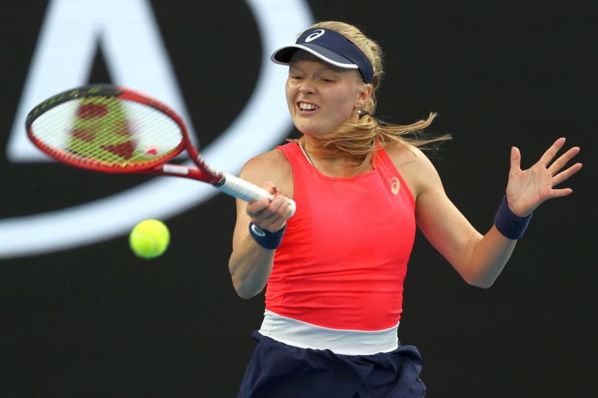 Simona Halep - Harriet Dart