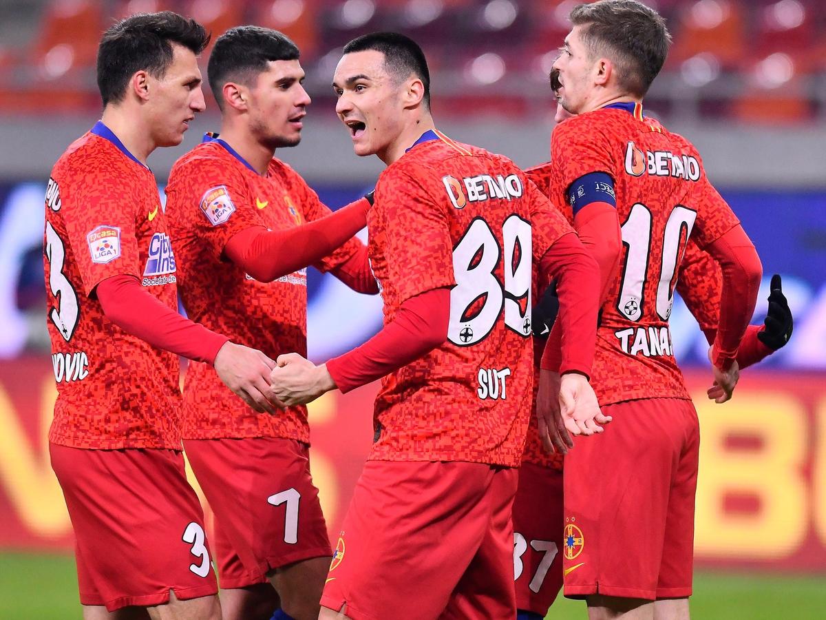EXCLUSIV Pe ce au ajuns jucătorii de la FCSB să parieze în vestiar după deciziile lui Becali