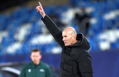 AS anunță singura alternativă la înlocuirea lui Zinedine Zidane la Real Madrid » Este un idol „blanco”!