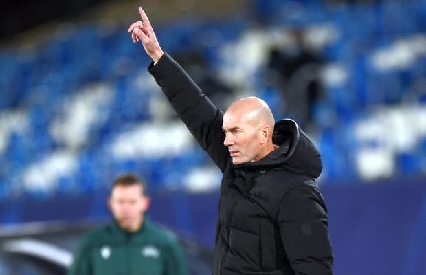 AS anunță singura alternativă la înlocuirea lui Zinedine Zidane la Real Madrid » Este un idol „blanco”!