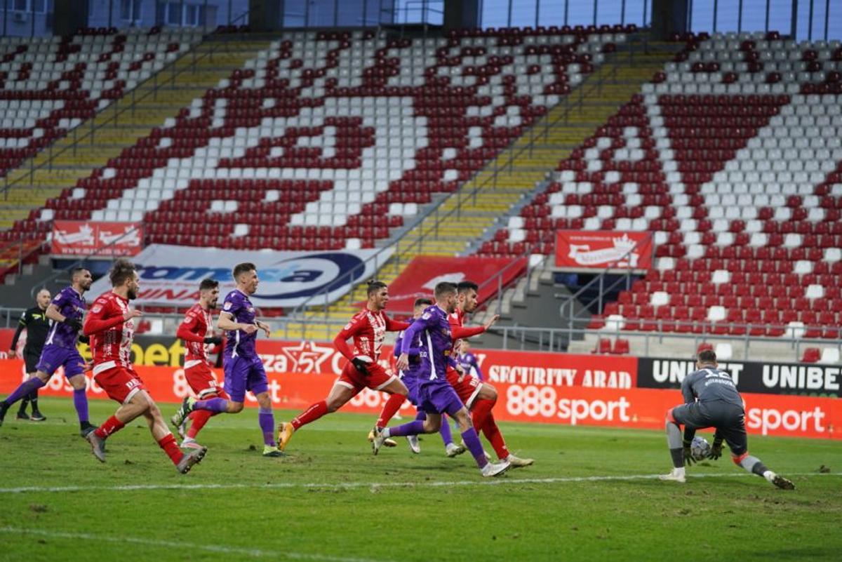 UTA ARAD- FC ARGEȘ 1-2. VIDEO+FOTO Piteștenii se impun cu două goluri marcate după minutul 88! Clasamentul ACUM