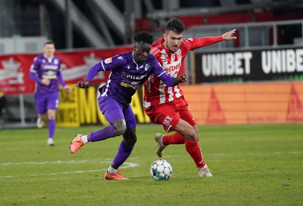 UTA - FC Argeș. Moment crucial la Arad: arbitrul a luat o decizie radicală la o fază controversată