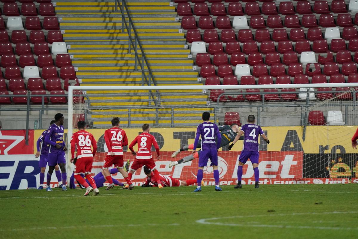 UTA ARAD- FC ARGEȘ 1-2. VIDEO+FOTO Piteștenii se impun cu două goluri marcate după minutul 88! Clasamentul ACUM