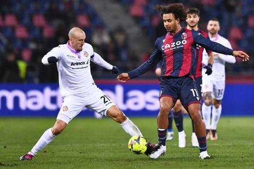 Vlad Chiricheș (33 de ani), fundașul lui Cremonese, ș-a dat autogol în meciul cu Bologna din Serie A, scor 1-1/ foto: Guliver/GettyImages
