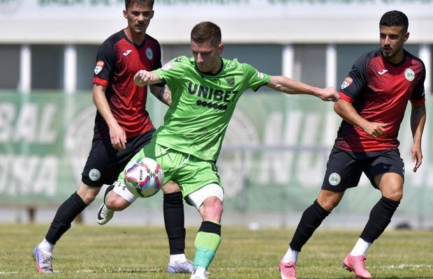 Dinamo a reacționat după gestul controversat al lui Vali Lazăr » „Câinii” îi fac plângere la Comisia de Disciplină