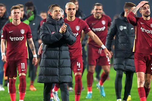 Dan Petrescu (55 de ani), antrenorul lui CFR Cluj, a declarat că fundașul dreapta Cristi Manea (25 de ani) este incert pentru derby-ul cu FCSB, din etapa #24 Superliga.