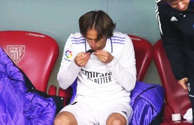 Momente inedite la Athletic - Real Madrid: ce-a făcut Ancelotti când un fan i-a cerut o gumă + ritualul lui Modric