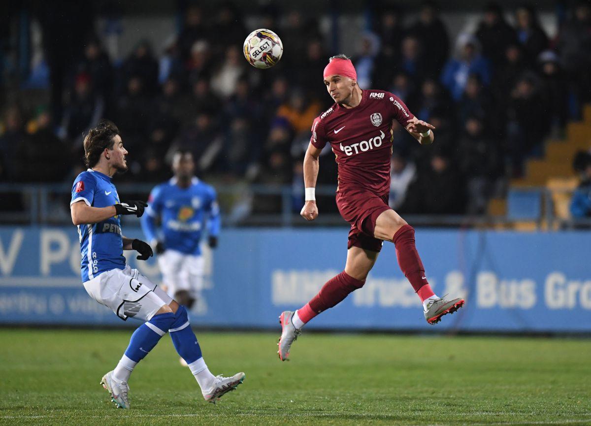 Istvan Kovacs a avut nevoie de VAR pentru un penalty cât casa în Farul - CFR Cluj