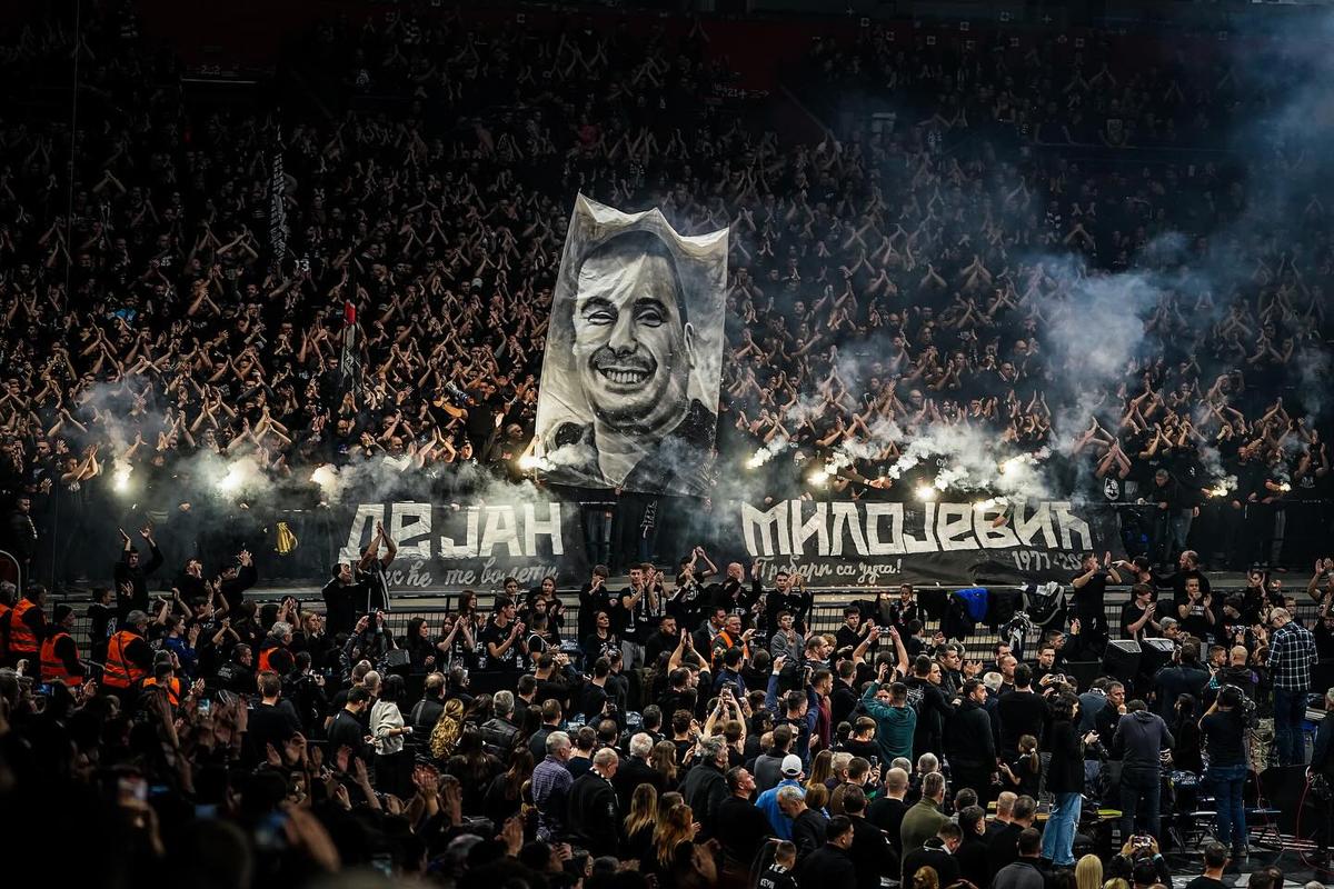 Emoție pură! 23.000 de fani s-au strâns la un meci banal de campionat și au oferit un ultim omagiu în memoria marelui Dejan Milojevic