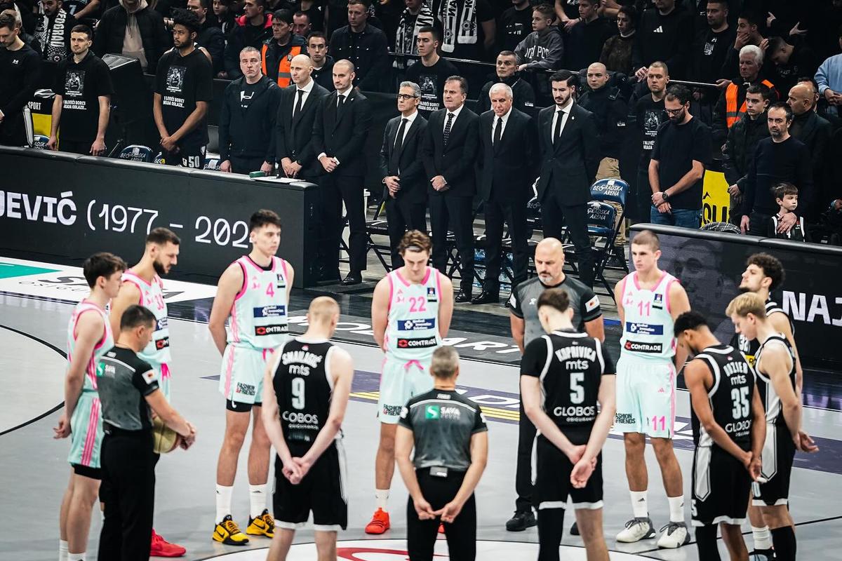 Emoție pură! 23.000 de fani s-au strâns la un meci banal de campionat și au oferit un ultim omagiu în memoria marelui Dejan Milojevic