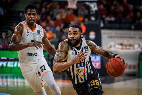 U-BT Cluj-Napoca și Trento se înfruntă astăzi, de la ora 19:00, în runda cu numărul 16 a grupei B din Eurocup la baschet masculin. Partida va fi liveSCORE pe GSP.ro și televizată pe Prima Sport 1.