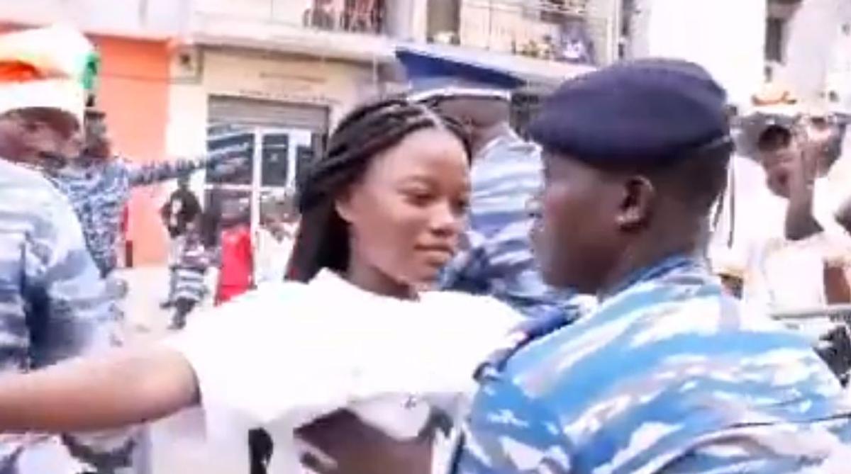Scandal uriaș la Cupa Africii! Control revoltător făcut femeilor la intrarea pe stadioane » Imaginile care au provocat o întreagă polemică