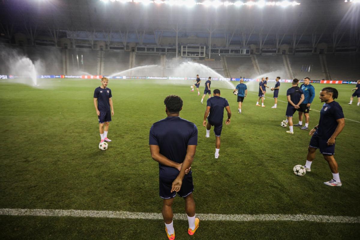 Qarabag - FCSB, pe un stadion cu istorie zbuciumată » A purtat numele lui Stalin și Lenin, iar acum e denumit după protagonistul „celui mai controversat gol din istorie”