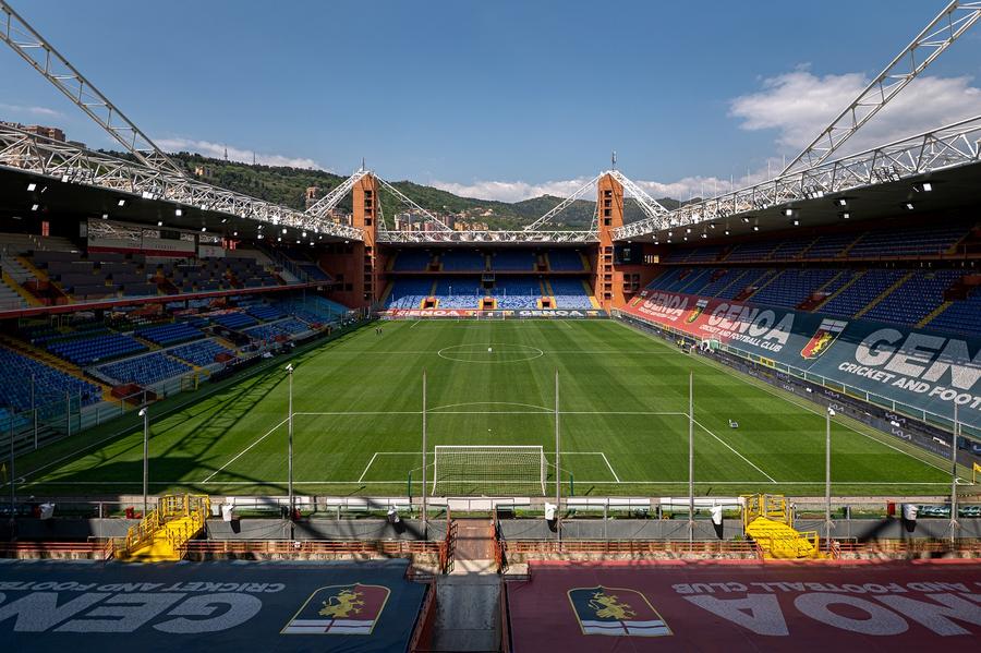 Proiectat de arhitectul Vittorio Gregotti, stadionul Luigi Ferraris a mai fost renovat în 1987-1989, 2015 și 2018. Foto: Getty Dan Șucu, mutare strategică la Genoa » Primăria și rivala Sampdoria, la masa discuțiilor pentru proiectul care va revitaliza clubul