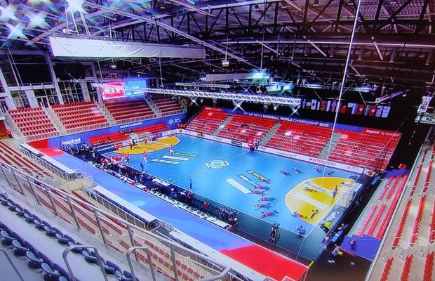 Asistență ridicolă la un meci de la Campionatul Mondial de handbal masculin: „12 oameni, 5 fac parte din staff”